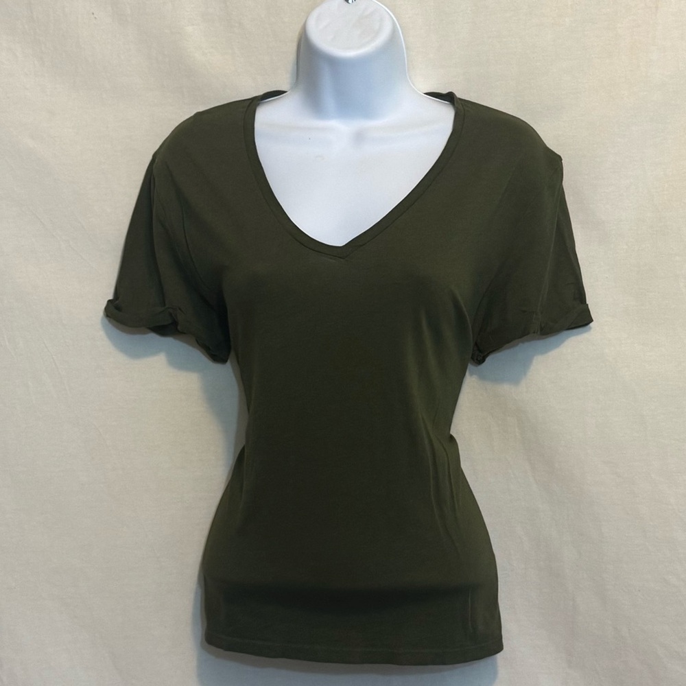 I-19 A‎ New Day Green V-neck Short Sleeve Tee Shirt Size S